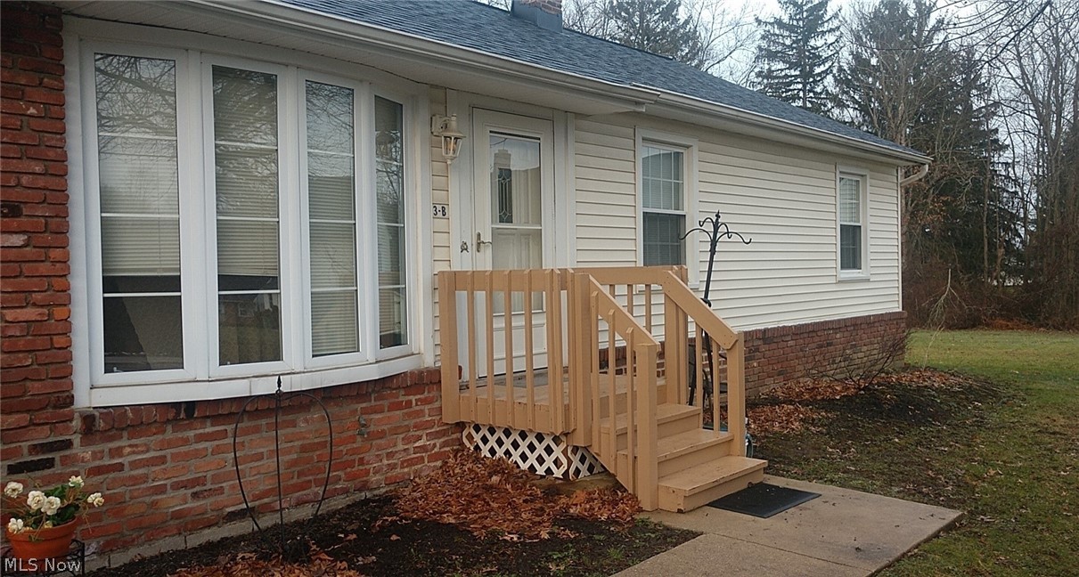 Come take a look at this well maintained, one story condominium minutes from Chardon Square! At 902 square feet this unit is  Bigger than most 2 bedrooms in this development.  Tile flooring in kitchen, laminate throughout the living and dining room, and beautiful hardwood floors in each bedroom. Recently painted living room, dining room, bathroom, and both bedrooms. Recently updated roof. Freshly stained rear deck overlooking the yard. Originally a 3 bedroom, a wall was removed to create the dining room.   Call to schedule your private tour today!