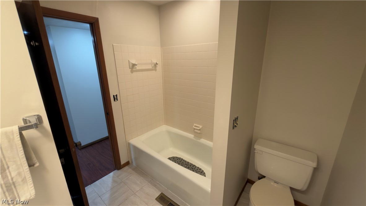 Idlewood East Condo #3 - Residential