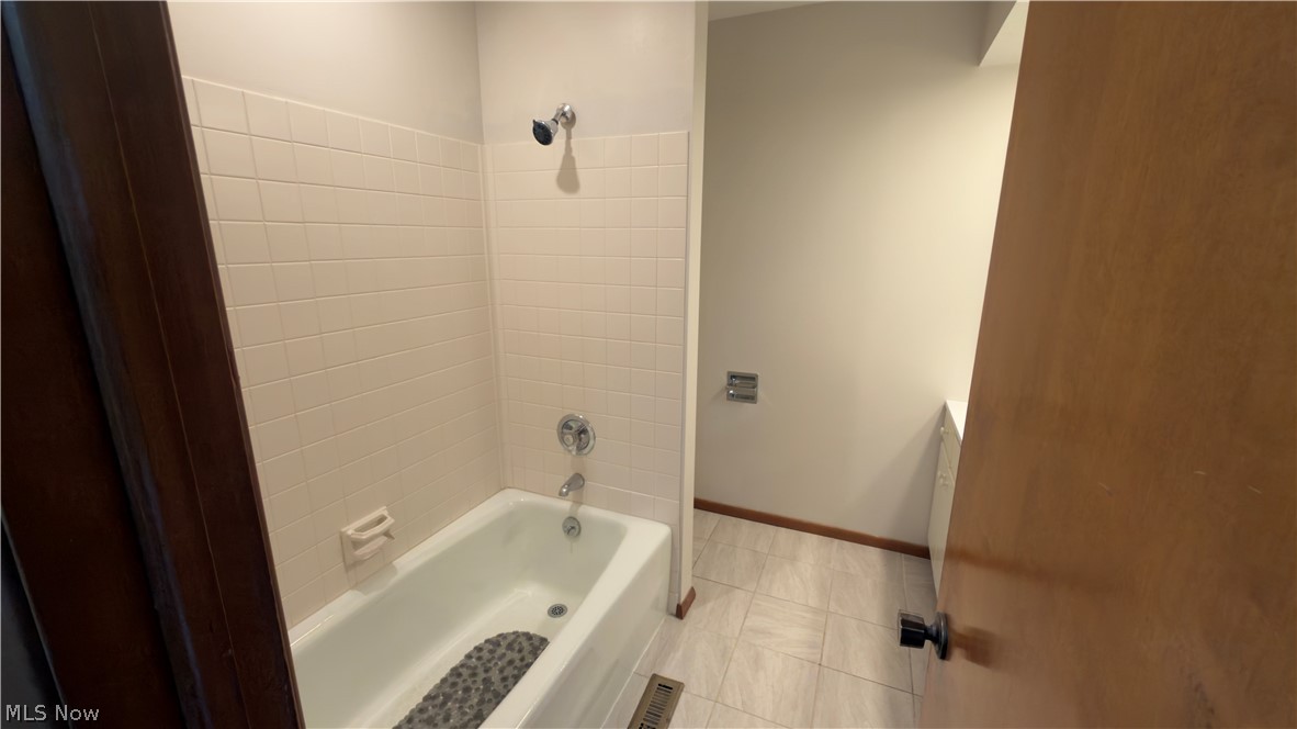 Idlewood East Condo #3 - Residential