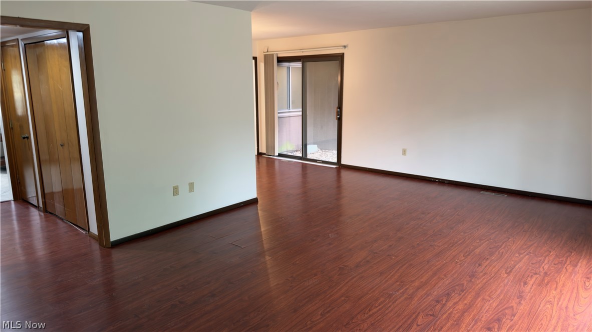 Idlewood East Condo #3 - Residential