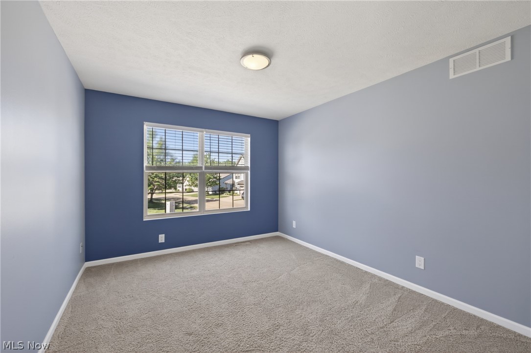 Lake Breeze Condo Ph 02 - Residential