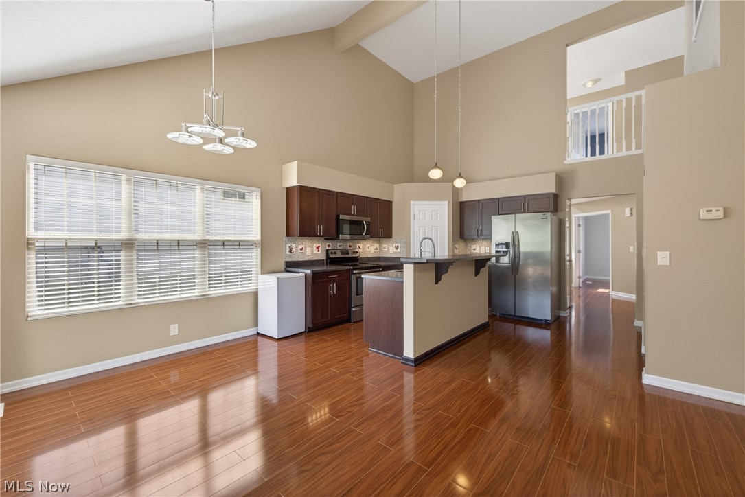 Lake Breeze Condo Ph 02 - Residential