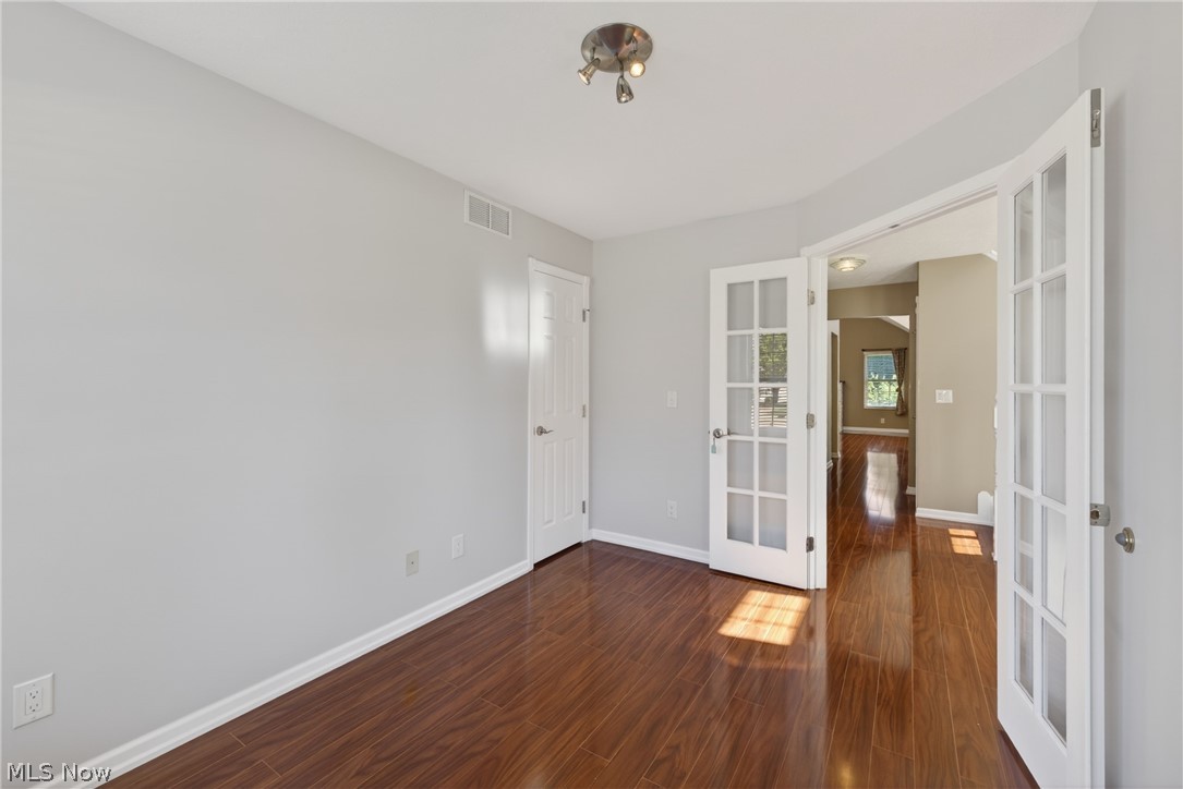 Lake Breeze Condo Ph 02 - Residential