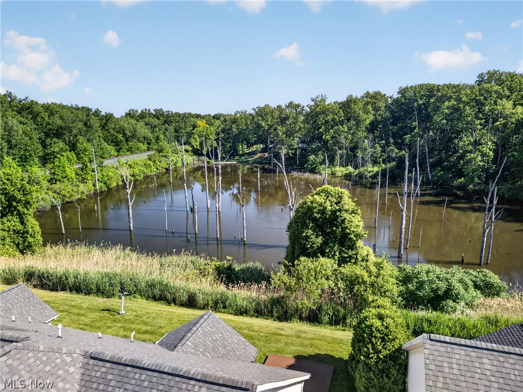 Lake Breeze Condo Ph 02 - Residential