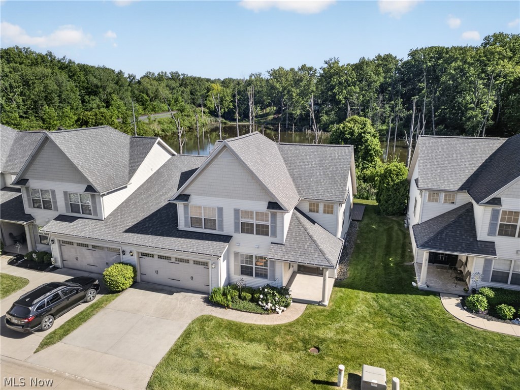 Lake Breeze Condo Ph 02 - Residential