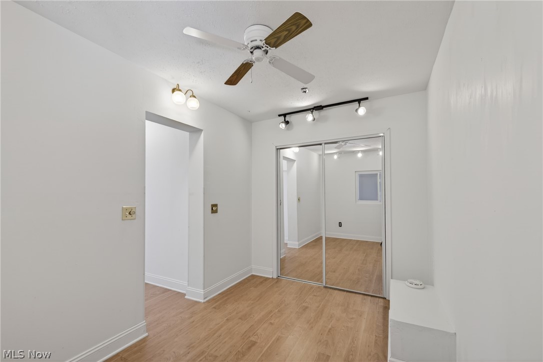 Lake Breeze Condo Ph 02 - Residential