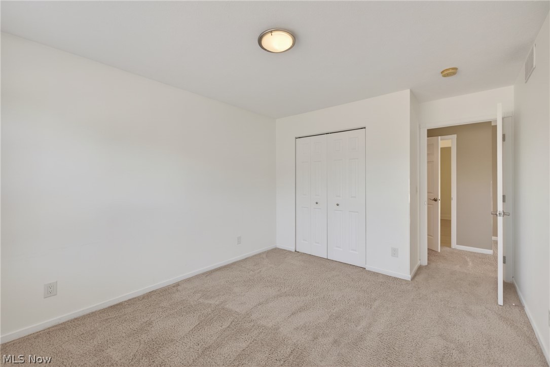 Lake Breeze Condo Ph 02 - Residential
