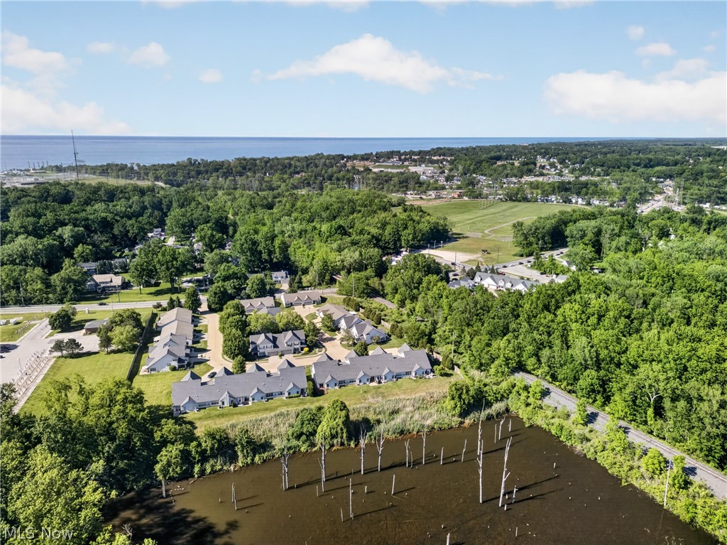 Lake Breeze Condo Ph 02 - Residential