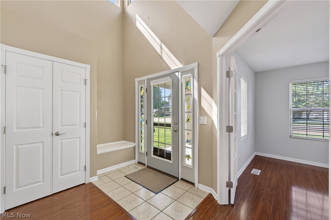 Lake Breeze Condo Ph 02 - Residential