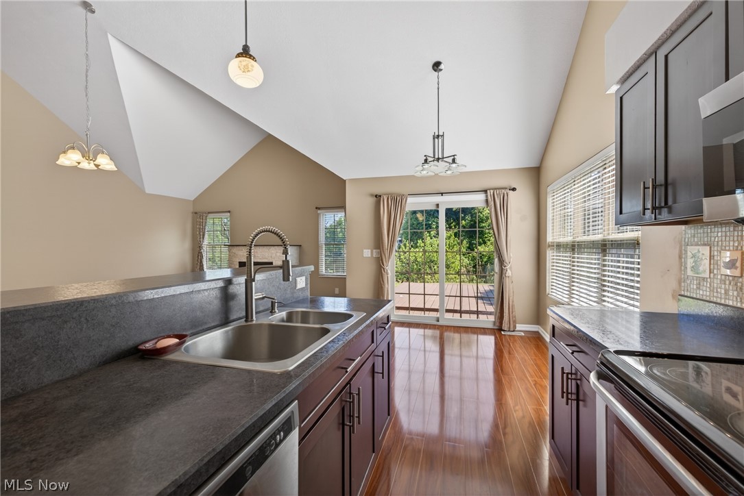 Lake Breeze Condo Ph 02 - Residential