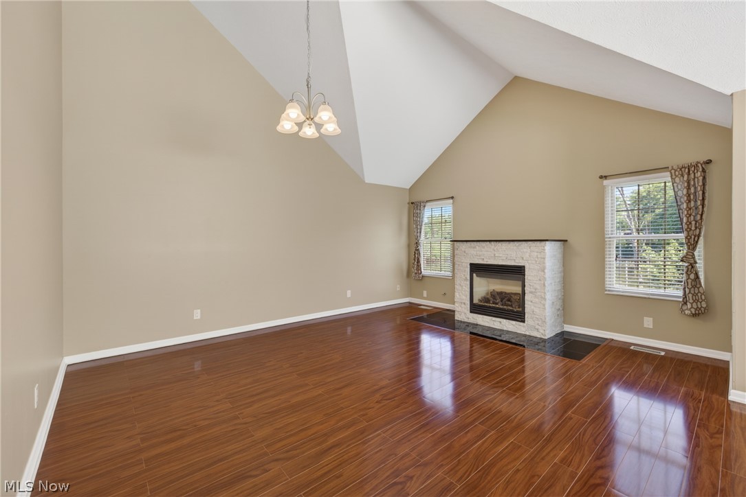 Lake Breeze Condo Ph 02 - Residential