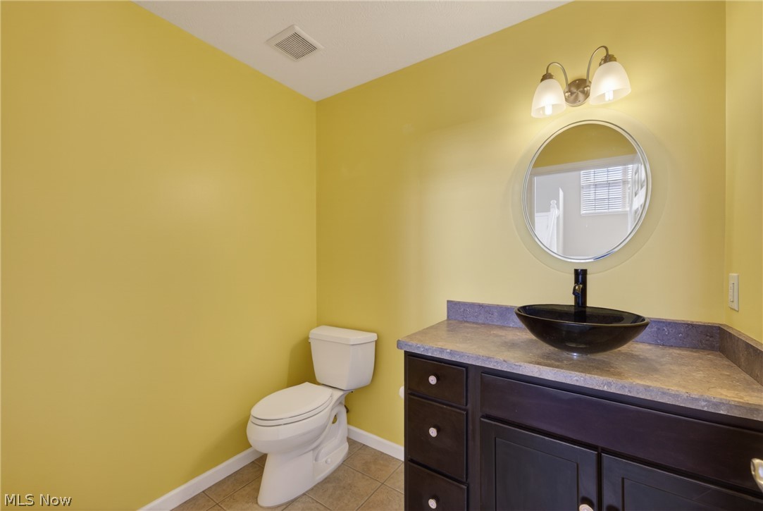 Lake Breeze Condo Ph 02 - Residential