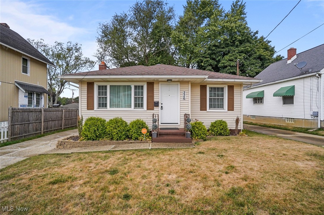 Welcome home to 226 Homewood Ave Akron, Ohio 44312! You're going to want to call this beauty home for sure!
It offers lots of natural light and so many updates! Updates include: 2/2019 New Rheem gas 40 gal HWT, 01/2020 bath remodel with bath fitters transferable warranty,  Sides wooden picket/privacy fence w/driveway gate. 02/2021 new chimney liner, 04/2021 duct cleaning, 03/2022 Leaf Filter transferable warranty, 01/2023 Window Nation front door & windows transferable warranty, 05/25 Kitchen remodel including new steel back door, 08/2025 s side (rear) wooden privacy fence. All appliances stay! Pre approved buyers only please.