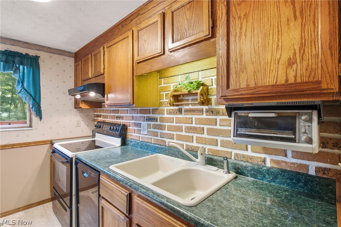 Oakhurst Manor - Residential