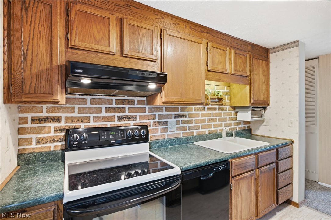 Oakhurst Manor - Residential