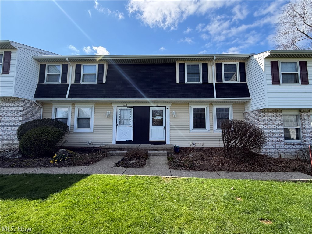 This beautiful townhouse-style colonial condo located in the heart of Stow. This 3-bedroom, 1.5-bath home features updated bathrooms and a main floor with a cheerful living room and an eat-in kitchen equipped with new laminate flooring and a pantry. The second floor includes three bedrooms with large closets and a full bath. Additionally, the lower level offers 200 square feet of finished space, ideal for a family or recreation room, alongside a utility area with laundry hookups. The property includes a one-car detached garage and an assigned parking spot conveniently located near the back door. Situated in North Stow just off Route 91, this home is only three miles south of Hudson and minutes away from shopping, restaurants, grocery stores, and local bike and hike trails.