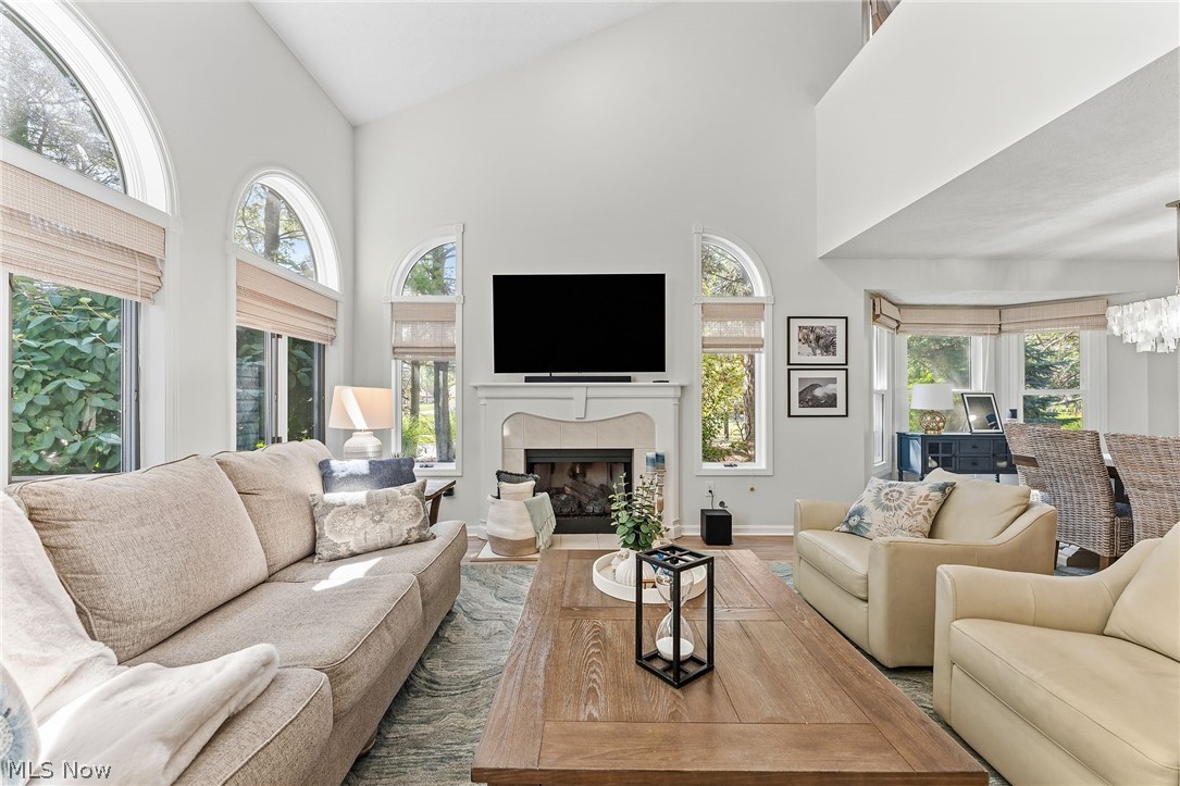 Residence Condo - Residential