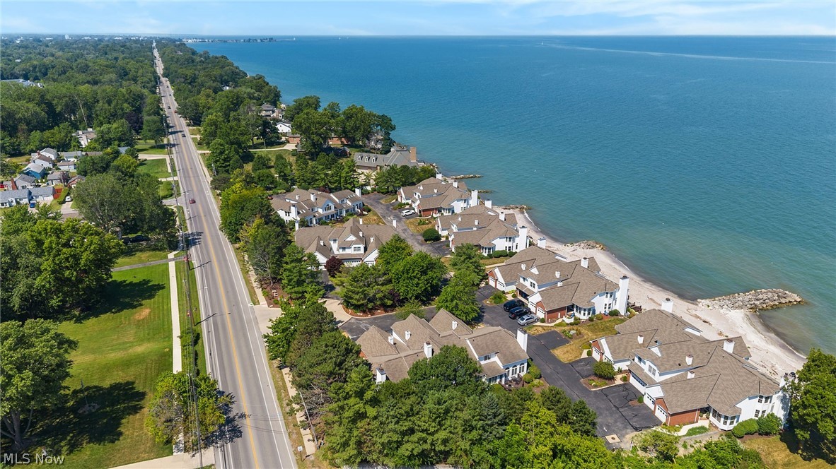 Residence Condo - Residential