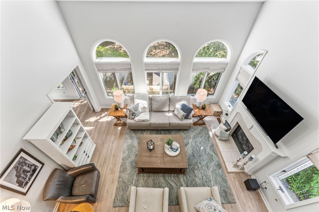 Residence Condo - Residential