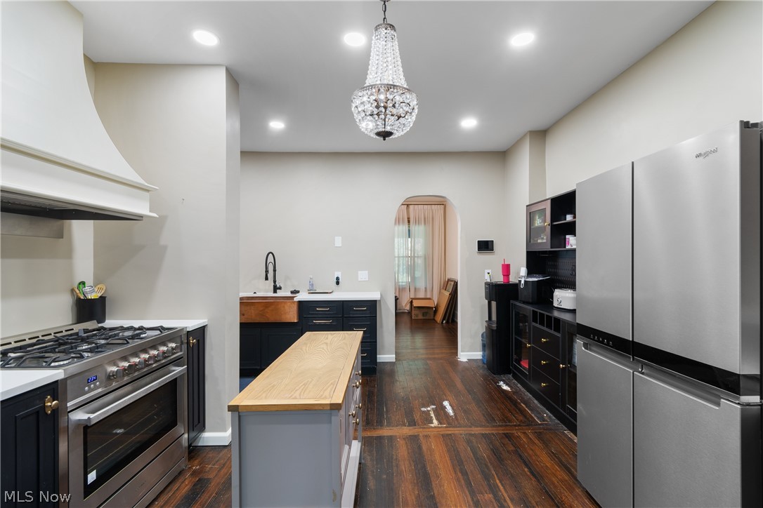 M M Browns - Residential