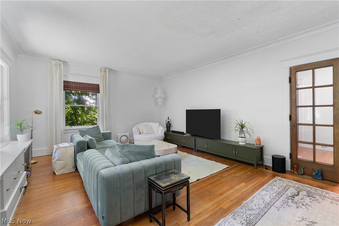 M M Browns - Residential
