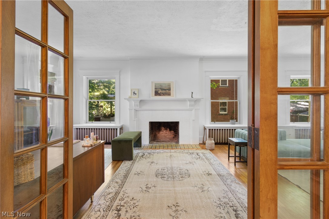 M M Browns - Residential