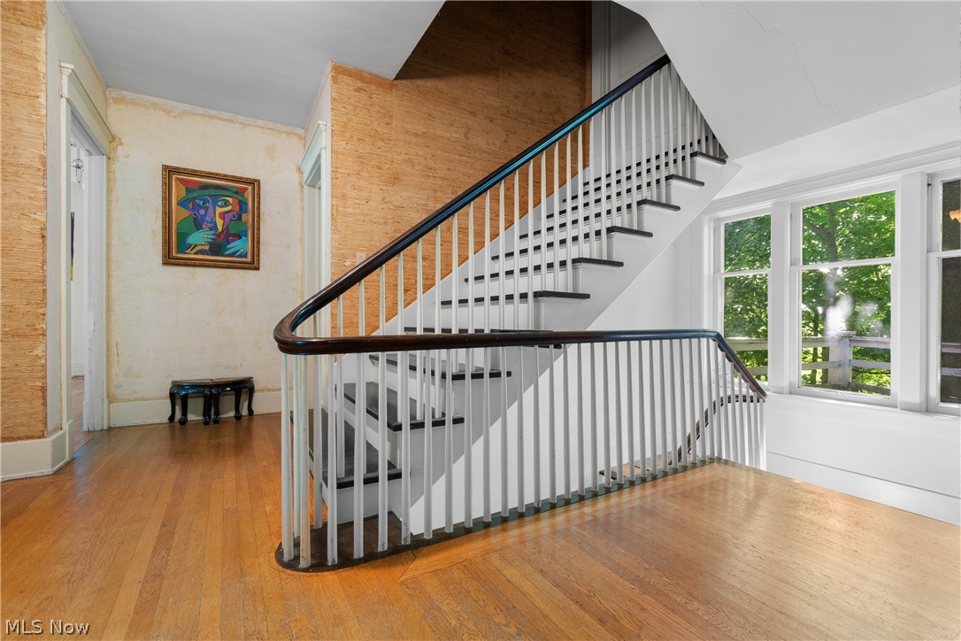 M M Browns - Residential