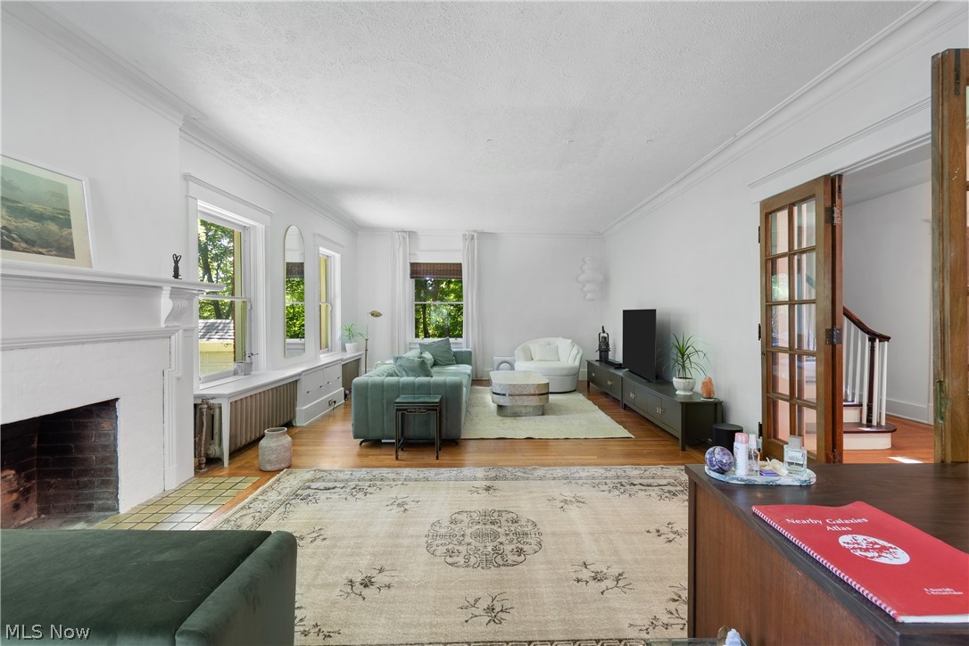 M M Browns - Residential