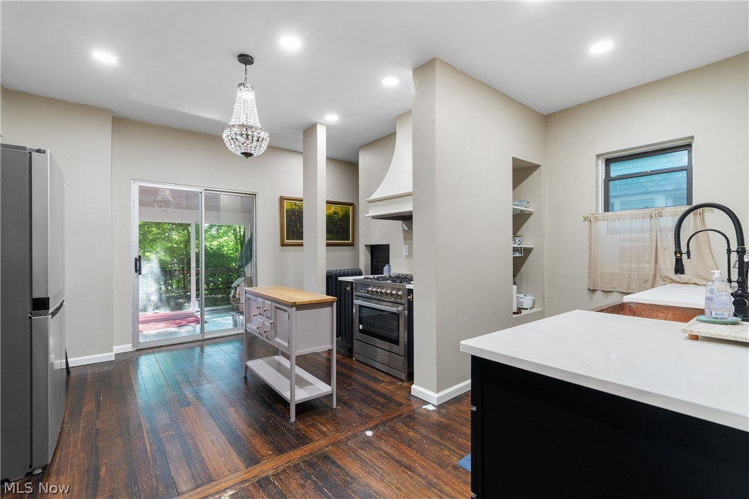 M M Browns - Residential