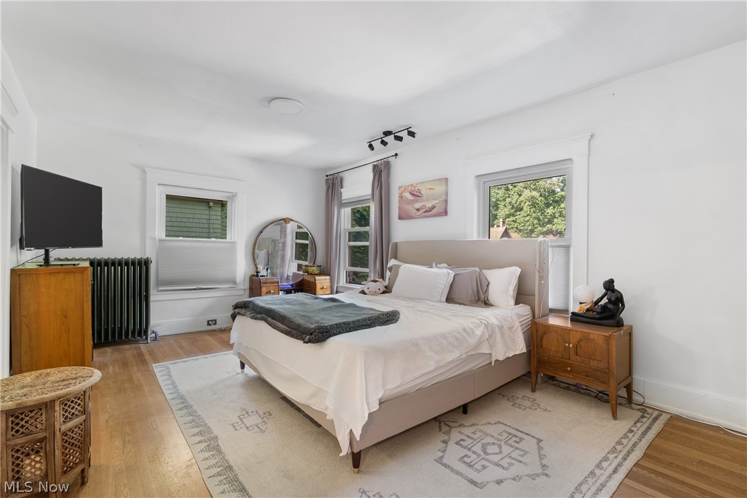 M M Browns - Residential