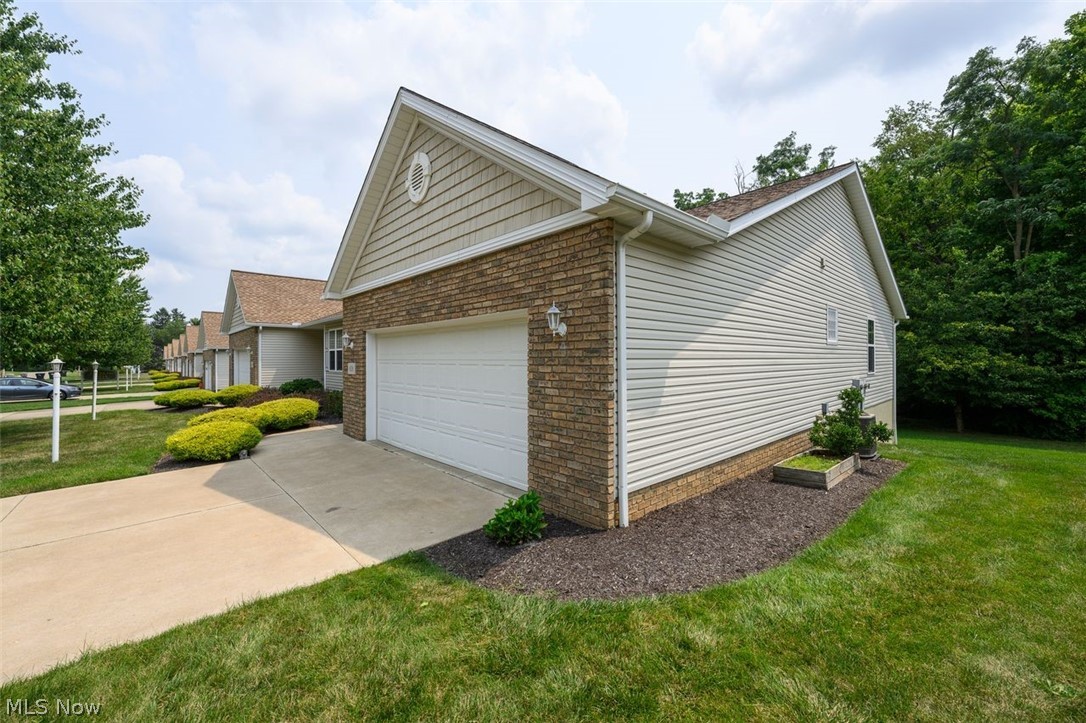 Woodland Crk Condo - Residential