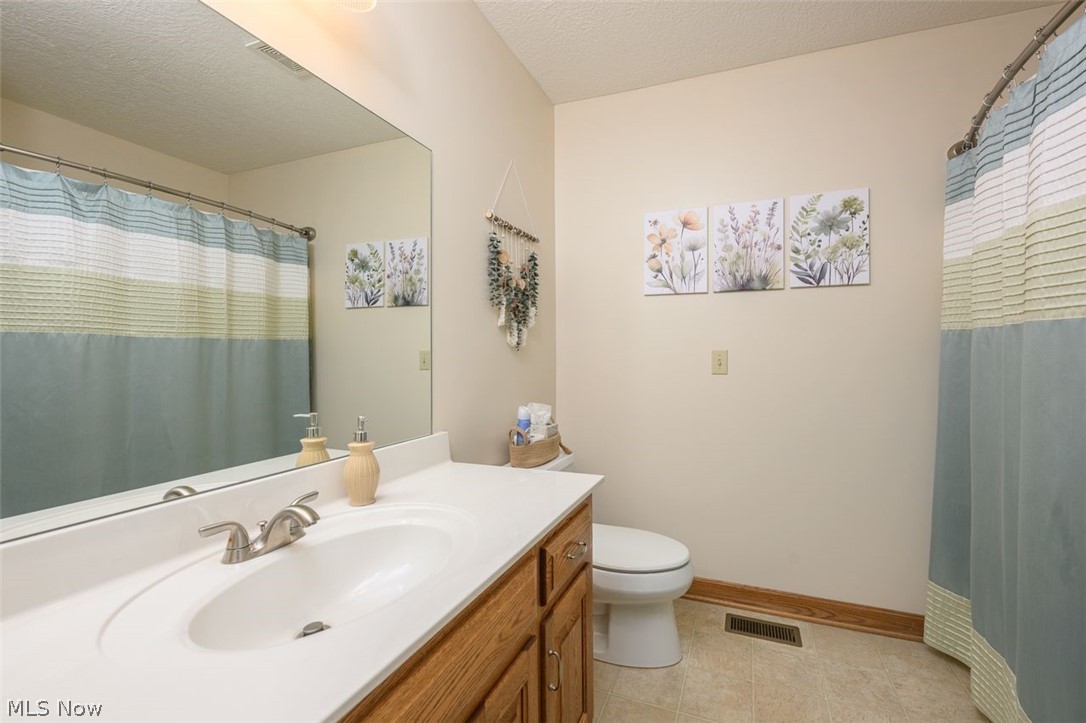 Woodland Crk Condo - Residential