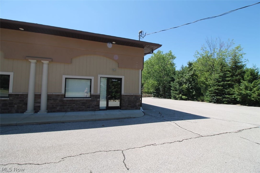 Meadowbrook Lake - Commercial Lease