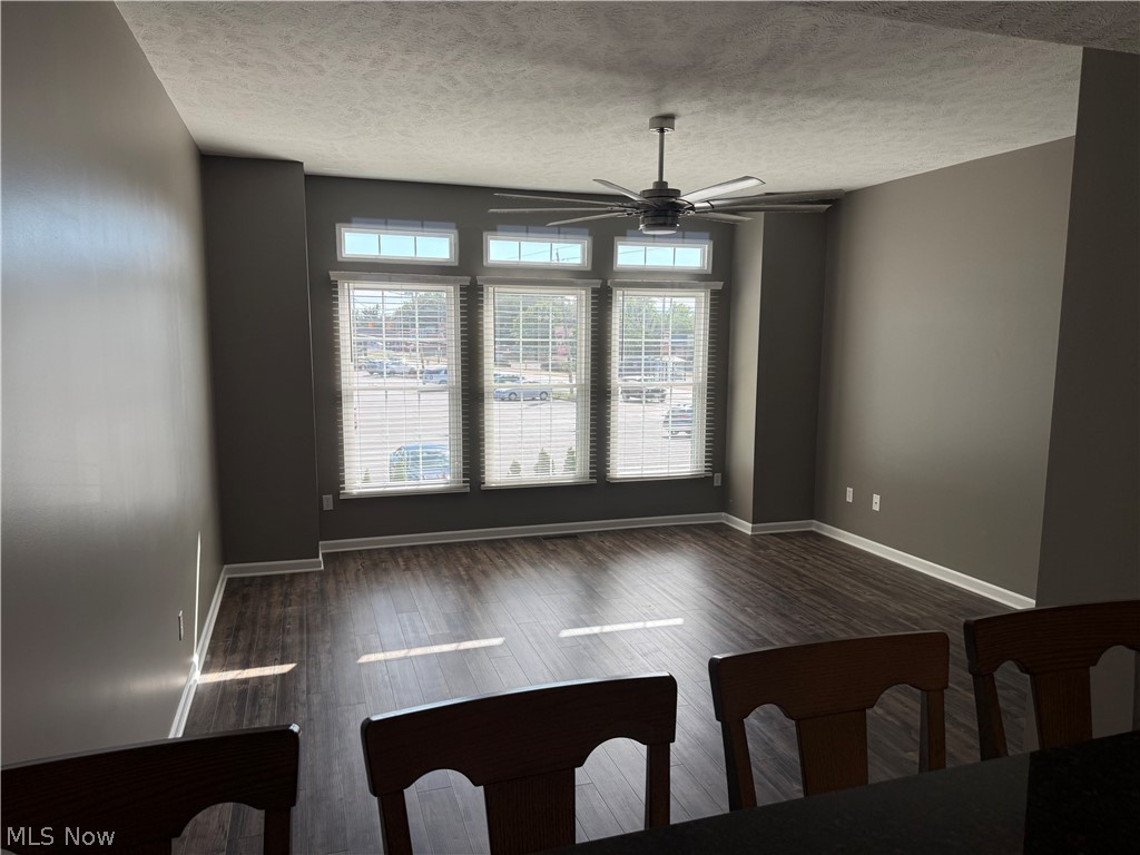 Market Square Twnhms Condo - Residential