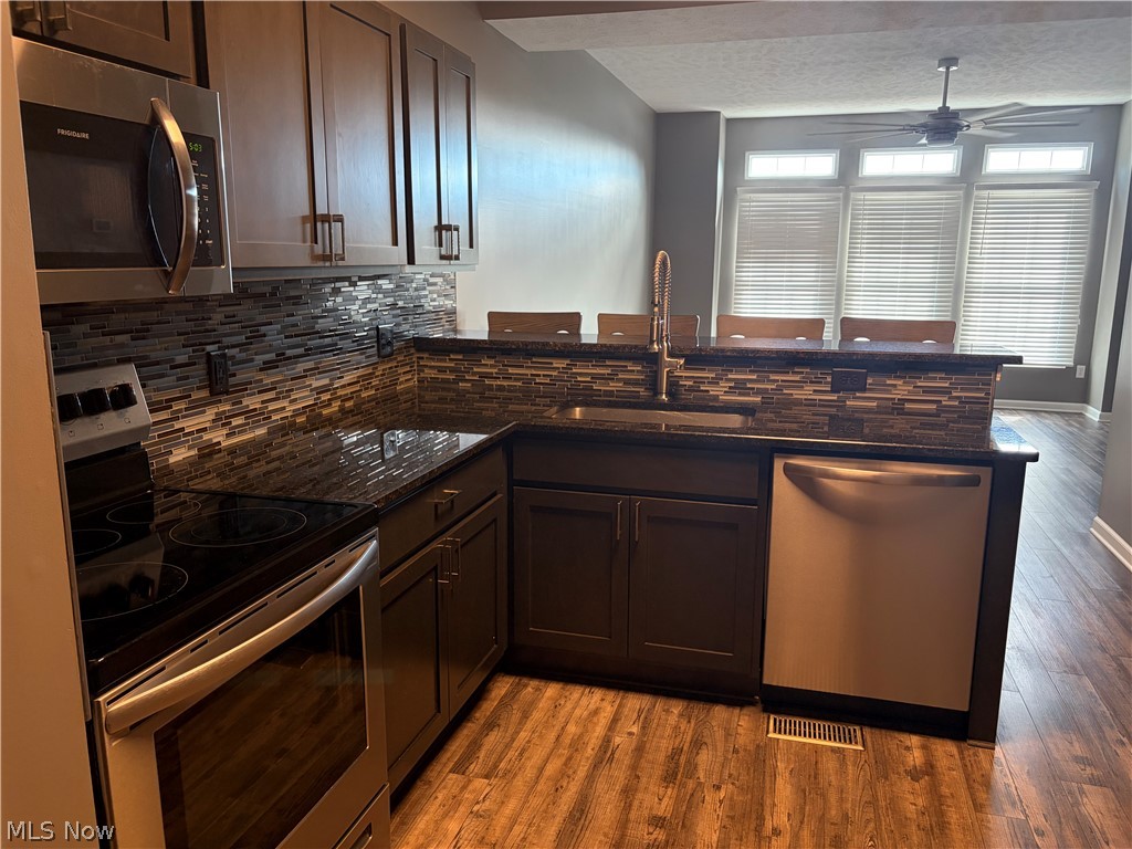 Market Square Twnhms Condo - Residential
