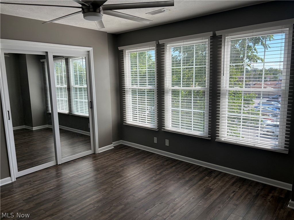Market Square Twnhms Condo - Residential
