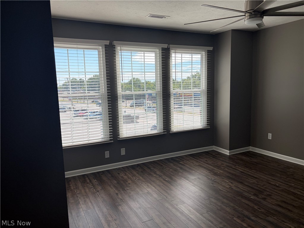Market Square Twnhms Condo - Residential