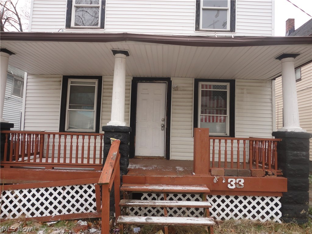 This could be a real money maker with some interior work and TLC. Rents in the area go from $400.00 to $600.00 per month!! 2 furnaces and hot water tanks. Glass block and some newer windows. 2 porches.