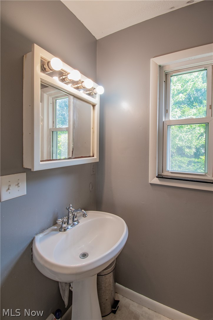 Fairlawn HTS Est - Residential