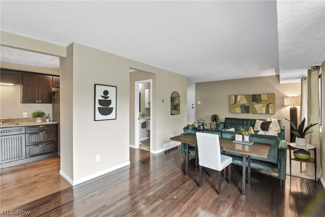 Cedarwood Vill Condo - Residential