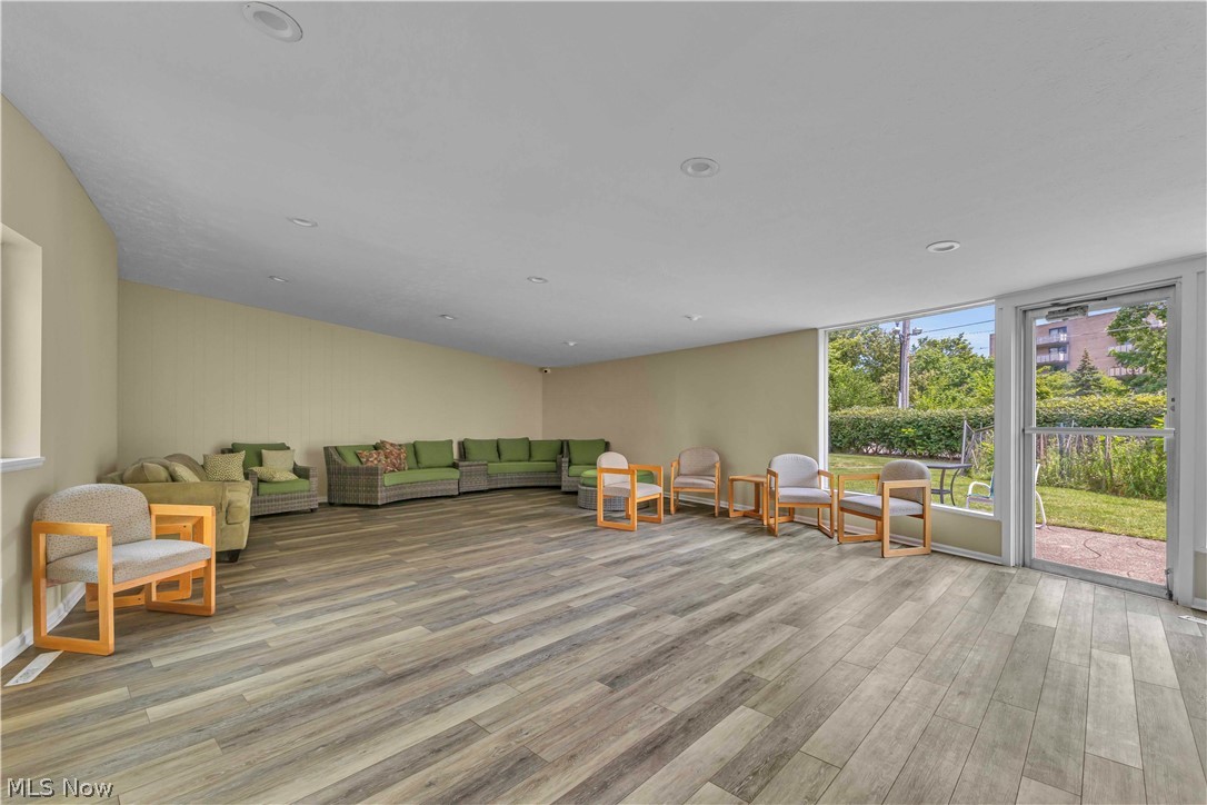 Saxon House Condo - Residential