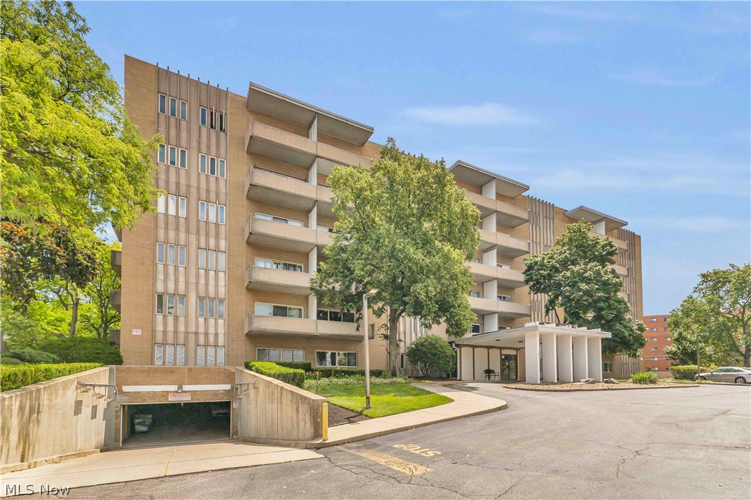 Saxon House Condo - Residential