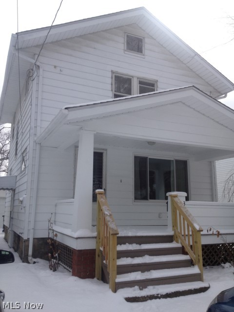 Charming Colonial with so much to offer for rent! New paint and carpet throughout, updates in the kitchen and bathroom.  Gorgeous woodwork.  Amazing closet space in the bedrooms. Full basement with newer hot water tank and furnace. Great front porch and fenced yard.  One car garage.  
Dont miss it!