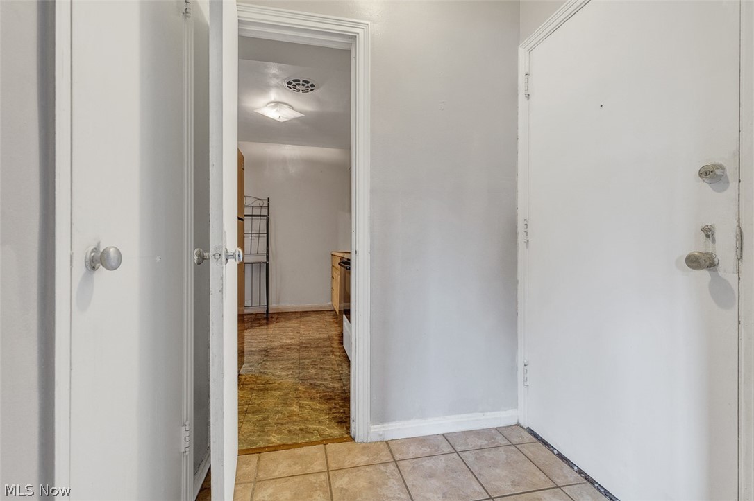 Georgian Condo 105w W - Residential