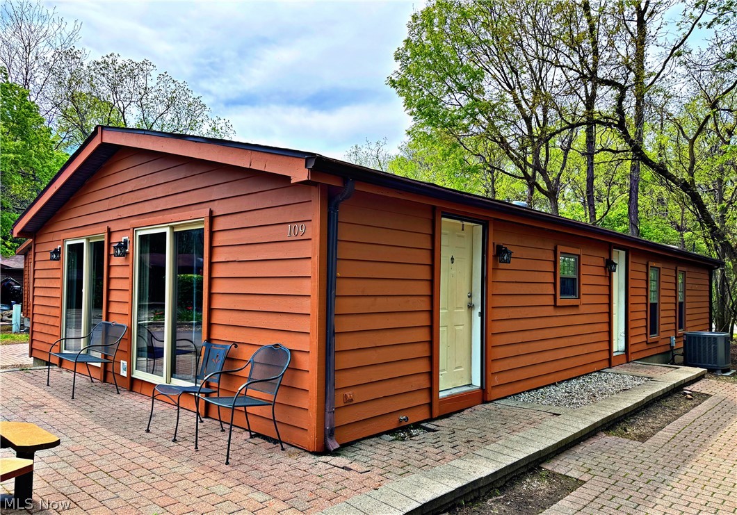 Nice residential or investment property. Newly remodeled. Rare sale in Island Club on PIB. Completely furnished. Turn key ready! 
Island Club #109