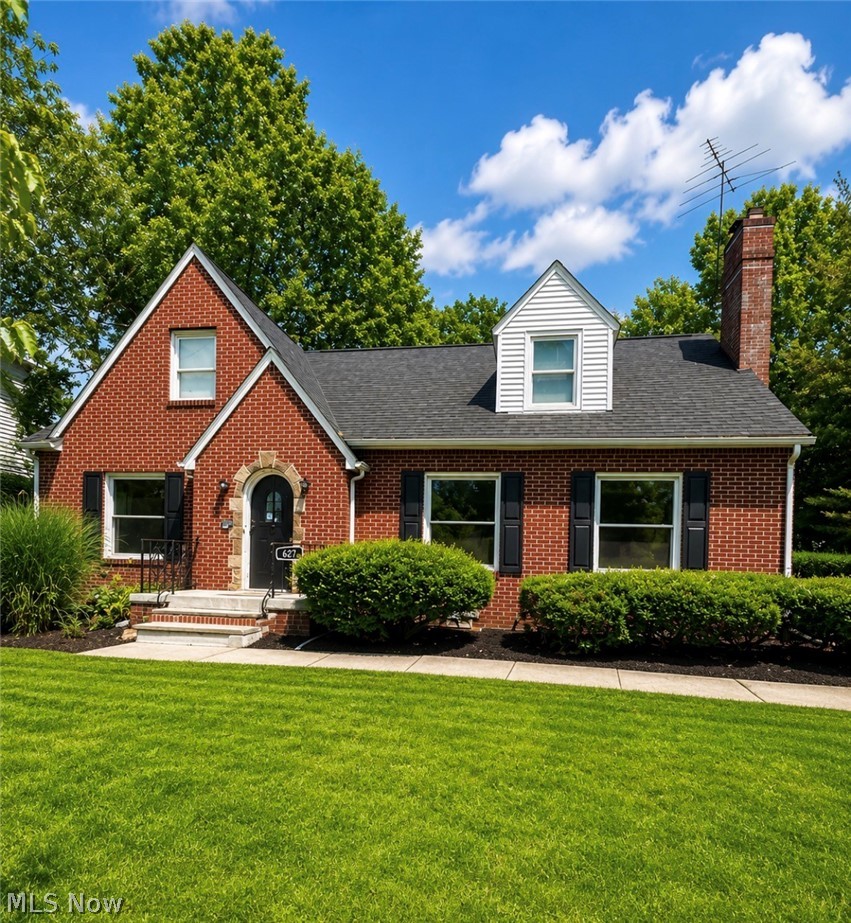 Some homes look beautiful.
Others feel like home the moment you step inside.

627 Greenwood Ave is all of the above—and more.

Seller offering $3,000 closing cost credit!

This fully remodeled 5-bedroom, 2.5-bath, 3,150 sq ft home was designed to compete with properties far above its price point. Enjoy peace of mind with a brand-new roof, furnace, and central air already in place.

From the moment you enter, the quality is unmistakable. Premium 22-mil luxury LVP flooring flows throughout, paired with high-end designer lighting that creates a polished, upscale feel in every room. PARCEL TO TO THE RIGHT COMES WITH THE PROPERTY 

The eat-in kitchen is a true showpiece, featuring beautiful cabinetry, crown molding, and abundant counter space—perfect for entertaining or everyday living. Designer bathrooms offer refined finishes and a spa-like experience rarely found at this price.

The fully finished basement includes a game room, lounge, and dedicated gym space . Outside enjoy a tiled back patio, a rare 0.35-acre lot, and a huge two-car garage with workshop.

At $329,000, this is exceptional value for the size, finishes, and upgrades.
This is not a typical renovation—it’s a statement home.
Schedule your private showing today.

Buyer backed out at no fault of seller. Home passed inspection phase.