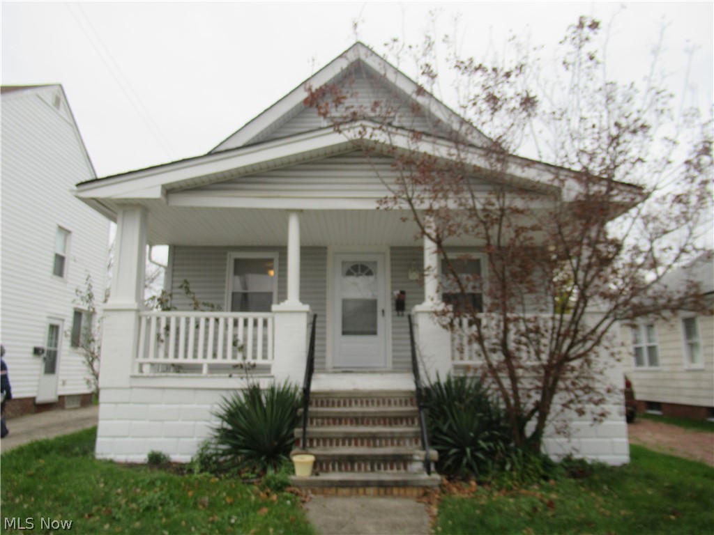 Welcome Home ! . 2/3 Br's freshly painted cleaned, oversized garage with classic brick paved driveway, close to schools, shopping, churches, and all highways. Minutes from airport and downtown. Newer windows and a lot of parking