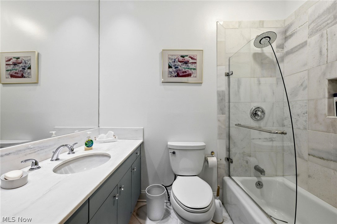 Acacia/Green Condo - Residential