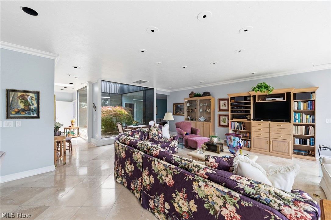 Acacia/Green Condo - Residential