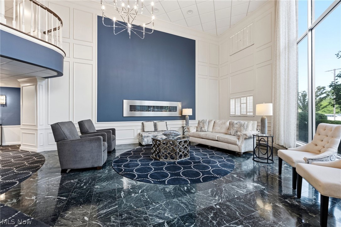 Acacia/Green Condo - Residential